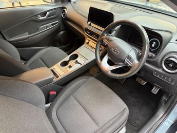 Hyundai KONA 39kWh SE Connect Auto 5dr (10.5kW Charger)