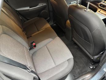 Hyundai KONA 39kWh SE Connect Auto 5dr (10.5kW Charger)