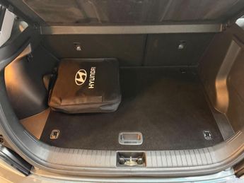 Hyundai KONA 39kWh SE Connect Auto 5dr (10.5kW Charger)