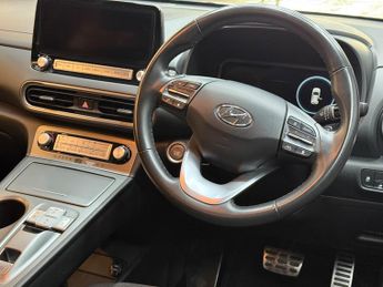 Hyundai KONA 39kWh SE Connect Auto 5dr (10.5kW Charger)
