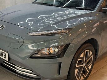 Hyundai KONA 39kWh SE Connect Auto 5dr (10.5kW Charger)
