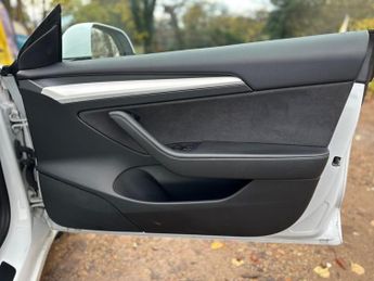 Tesla Model 3 (Dual Motor) Long Range Auto 4WDE 4dr