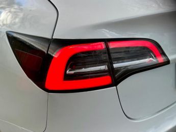 Tesla Model 3 (Dual Motor) Long Range Auto 4WDE 4dr