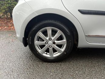 Toyota Yaris 1.5 VVT-h T4 CVT Euro 5 5dr