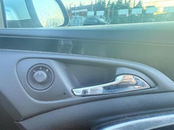 Vauxhall Insignia 2.0 CDTi ecoFLEX SRi Nav Euro 5 (s/s) 5dr