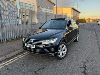 Volkswagen Touareg 3.0 TDI V6 BlueMotion Tech R-Line Tiptronic 4WD Euro 6 (s/s) 5dr