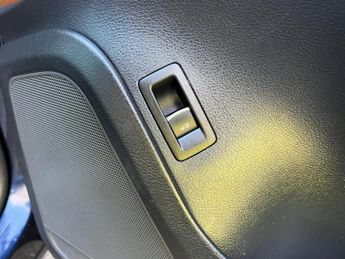 Volkswagen Touareg 3.0 TDI V6 BlueMotion Tech R-Line Tiptronic 4WD Euro 5 (s/s) 5dr