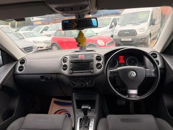 Volkswagen Tiguan 2.0 TDI Sport Auto 4WD Euro 4 5dr