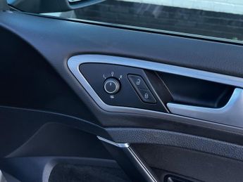 Volkswagen Golf 2.0 TDI BlueMotion Tech SE DSG Euro 5 (s/s) 5dr