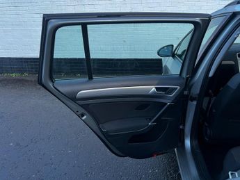 Volkswagen Golf 2.0 TDI BlueMotion Tech SE DSG Euro 5 (s/s) 5dr