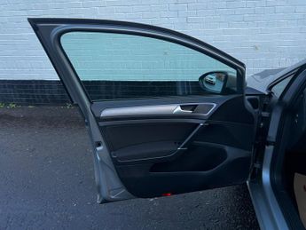 Volkswagen Golf 2.0 TDI BlueMotion Tech SE DSG Euro 5 (s/s) 5dr