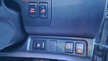 Nissan Navara 2.3 dCi Tekna Auto 4WD Euro 6 4dr