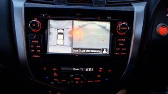 Nissan Navara 2.3 dCi Tekna Auto 4WD Euro 6 4dr