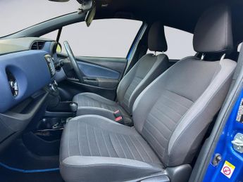 Toyota Yaris 1.5 VVT-h Blue Bi-Tone E-CVT Euro 6 (s/s) 5dr