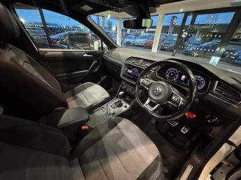 Volkswagen Tiguan 2.0 TDI R-Line SUV 5dr Diesel DSG 4Motion Euro 6 (s/s) (150 ps)