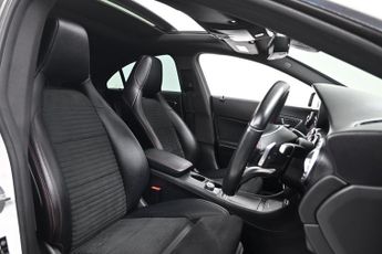 Mercedes-Benz CLA 1.6 CLA200 AMG Line Night Edition (Plus) Coupe 7G-DCT Euro 6 (s/