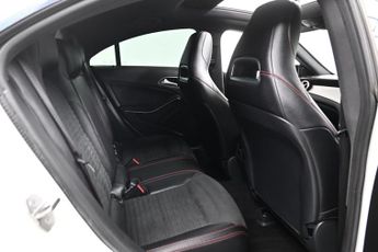 Mercedes-Benz CLA 1.6 CLA200 AMG Line Night Edition (Plus) Coupe 7G-DCT Euro 6 (s/