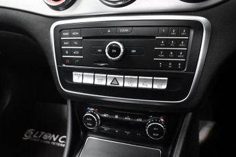 Mercedes-Benz CLA 1.6 CLA200 AMG Line Night Edition (Plus) Coupe 7G-DCT Euro 6 (s/