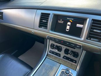 Jaguar XF 3.0d V6 Premium Luxury Auto Euro 5 (s/s) 4dr