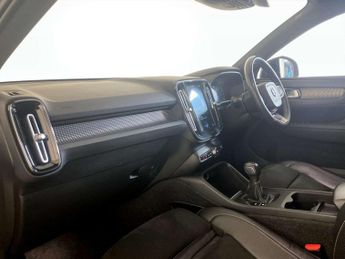 Volvo XC40 2.0 D3 R-Design SUV 5dr Diesel Manual Euro 6 (s/s) (150 ps)