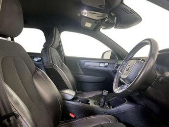 Volvo XC40 2.0 D3 R-Design SUV 5dr Diesel Manual Euro 6 (s/s) (150 ps)