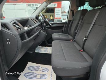 Volkswagen Transporter Shuttle 2.0 TDI BlueMotion Tech SE DSG FWD LWB Euro 6 (s/s) 5dr