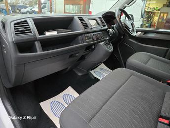 Volkswagen Transporter Shuttle 2.0 TDI BlueMotion Tech SE DSG FWD LWB Euro 6 (s/s) 5dr