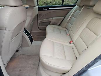 Skoda Superb 2.0 TDI Elegance DSG Euro 4 5dr