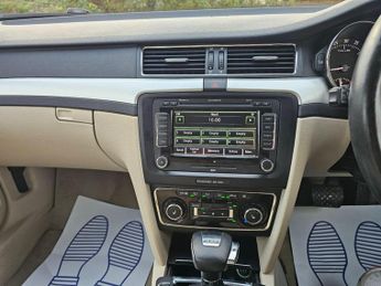 Skoda Superb 2.0 TDI Elegance DSG Euro 4 5dr