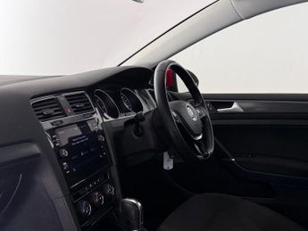 Volkswagen Golf 1.6 TDI SE Nav DSG Euro 6 (s/s) 5dr