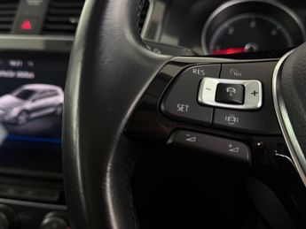 Volkswagen Golf 1.6 TDI SE Nav DSG Euro 6 (s/s) 5dr