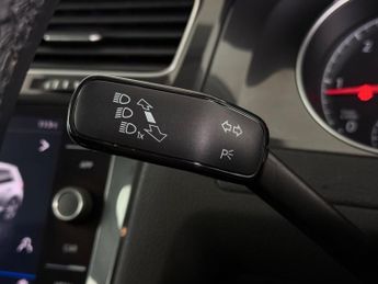 Volkswagen Golf 1.6 TDI SE Nav DSG Euro 6 (s/s) 5dr