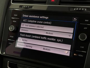 Volkswagen Golf 1.6 TDI SE Nav DSG Euro 6 (s/s) 5dr