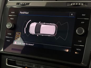 Volkswagen Golf 1.6 TDI SE Nav DSG Euro 6 (s/s) 5dr