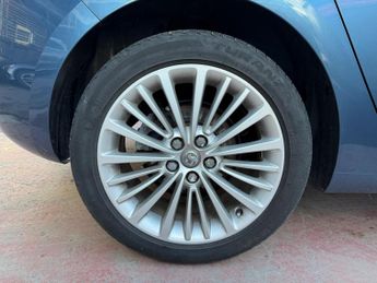 Vauxhall Astra 1.4i Turbo Elite Nav Auto Euro 6 (s/s) 5dr