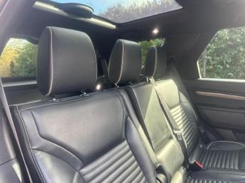 Land Rover Discovery 3.0 SD V6 HSE Luxury Auto 4WD Euro 6 (s/s) 5dr