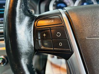 Volvo XC60 2.4 D4 SE Lux Nav Geartronic AWD Euro 5 5dr