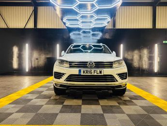 Volkswagen Touareg 3.0 TDI V6 BlueMotion Tech R-Line Tiptronic 4WD Euro 6 (s/s) 5dr