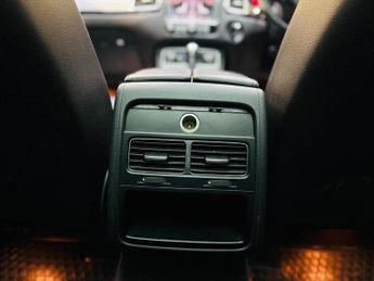 Volkswagen Touareg 3.0 TDI V6 BlueMotion Tech R-Line Tiptronic 4WD Euro 6 (s/s) 5dr