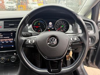 Volkswagen e-Golf 35.8kWh e-Golf Auto 5dr