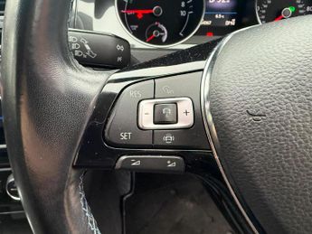 Volkswagen e-Golf 35.8kWh e-Golf Auto 5dr