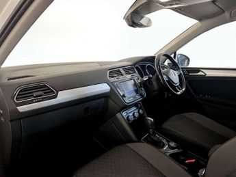 Volkswagen Tiguan 2.0 TDI BlueMotion Tech SE Navigation DSG 4Motion Euro 6 (s/s) 5