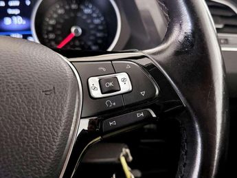 Volkswagen Tiguan 2.0 TDI BlueMotion Tech SE Navigation DSG 4Motion Euro 6 (s/s) 5