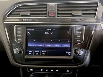 Volkswagen Tiguan 2.0 TDI BlueMotion Tech SE Navigation DSG 4Motion Euro 6 (s/s) 5