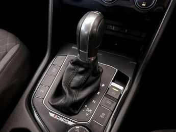 Volkswagen Tiguan 2.0 TDI BlueMotion Tech SE Navigation DSG 4Motion Euro 6 (s/s) 5