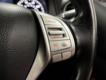 Nissan Navara 2.3 dCi N-Guard Auto 4WD Euro 6 4dr