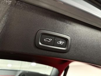 Volvo XC40 1.5h T4 Recharge 10.7kWh Plus Auto Euro 6 (s/s) 5dr