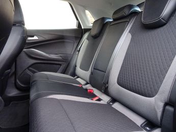 Vauxhall Grandland X 1.2 Turbo Sport Nav Auto Euro 6 (s/s) 5dr