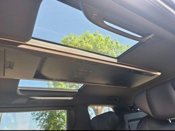 Toyota Vellfire ?6 HYBRIDS AVAILABLE?