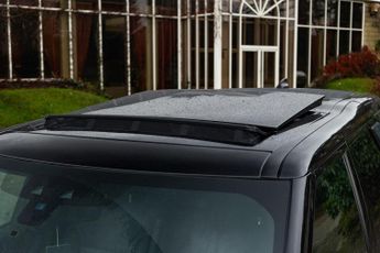 Land Rover Discovery 3.0 SD V6 HSE Luxury Auto 4WD Euro 6 (s/s) 5dr